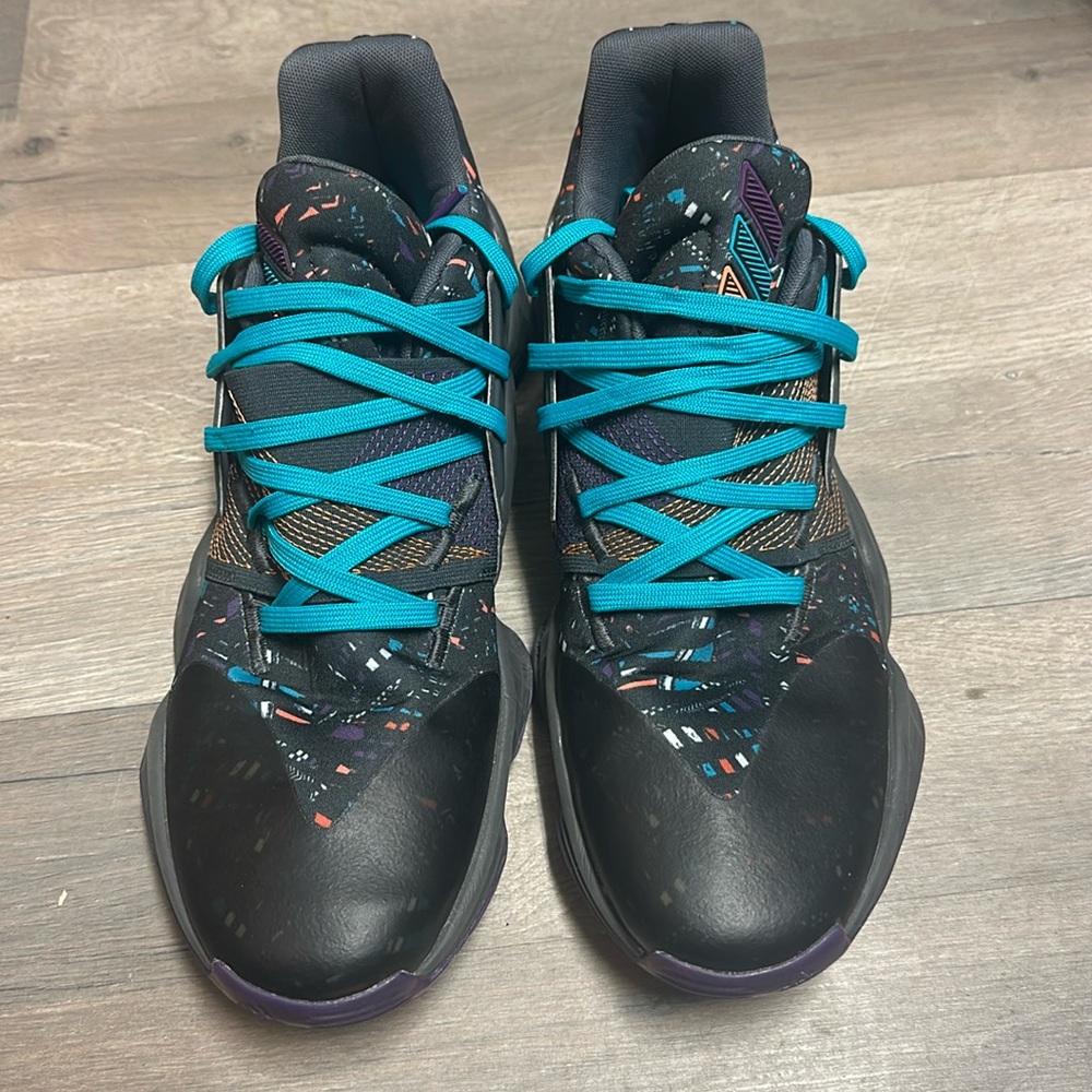 Mens Adidas Harden Vol. 4 size 10